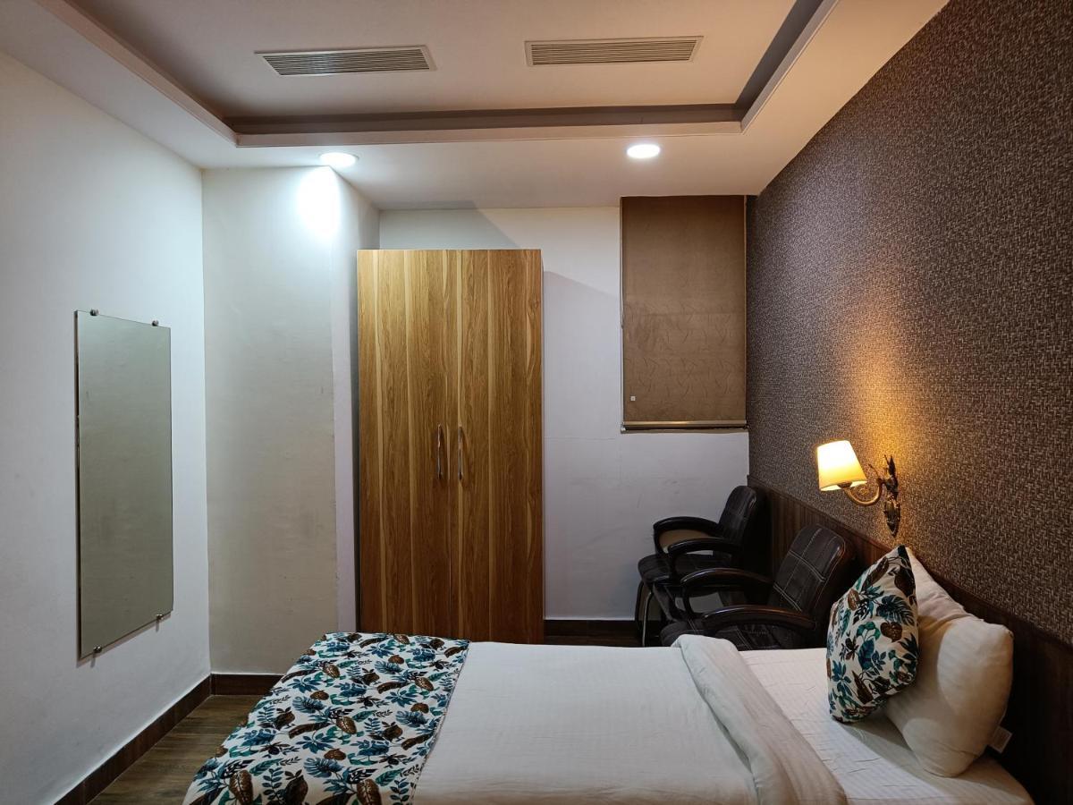 The Dwelling Paradise Hotel Greater Noida Luaran gambar