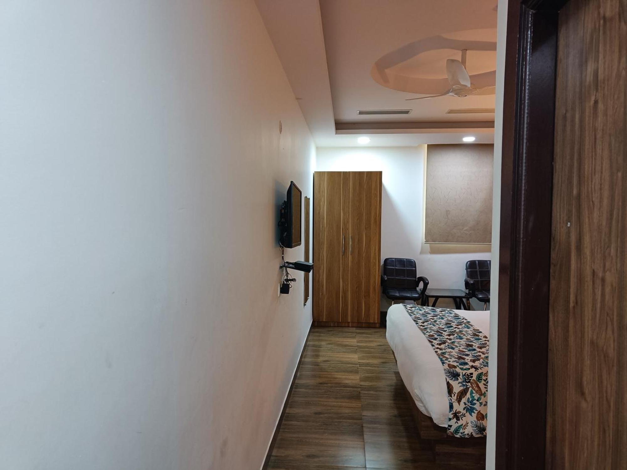 The Dwelling Paradise Hotel Greater Noida Luaran gambar