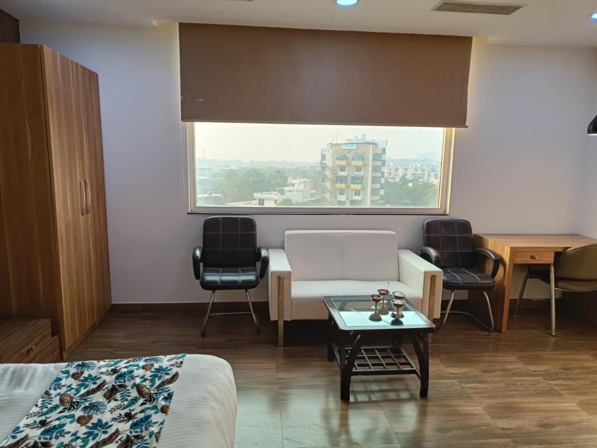 The Dwelling Paradise Hotel Greater Noida Luaran gambar