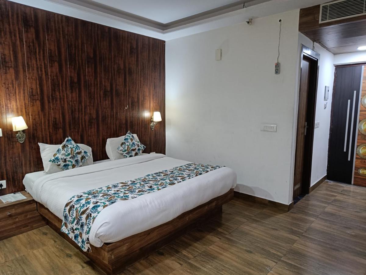 The Dwelling Paradise Hotel Greater Noida Luaran gambar