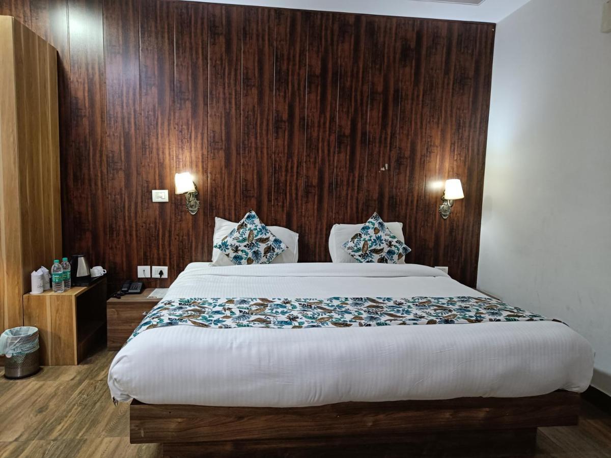 The Dwelling Paradise Hotel Greater Noida Luaran gambar