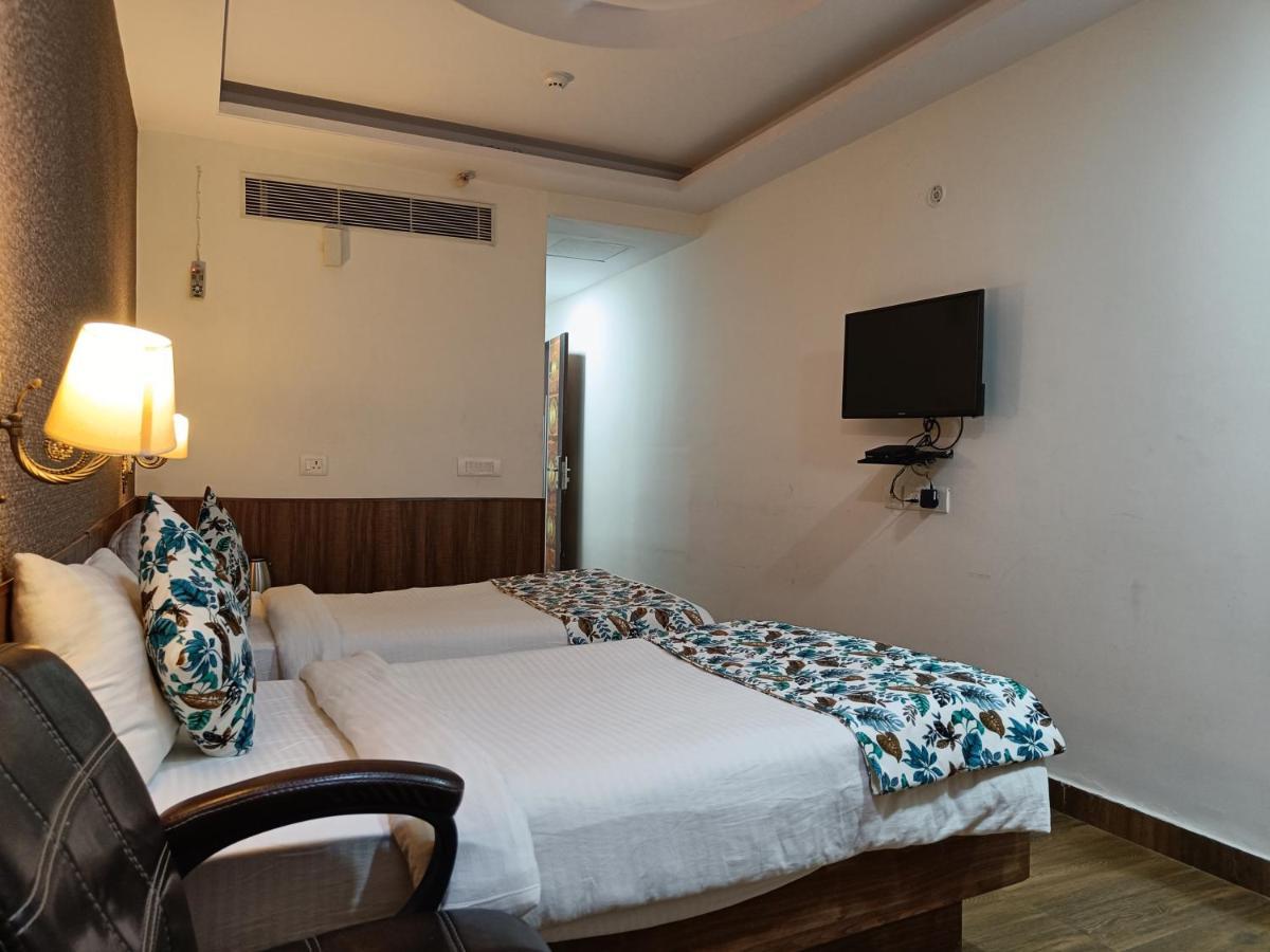 The Dwelling Paradise Hotel Greater Noida Luaran gambar