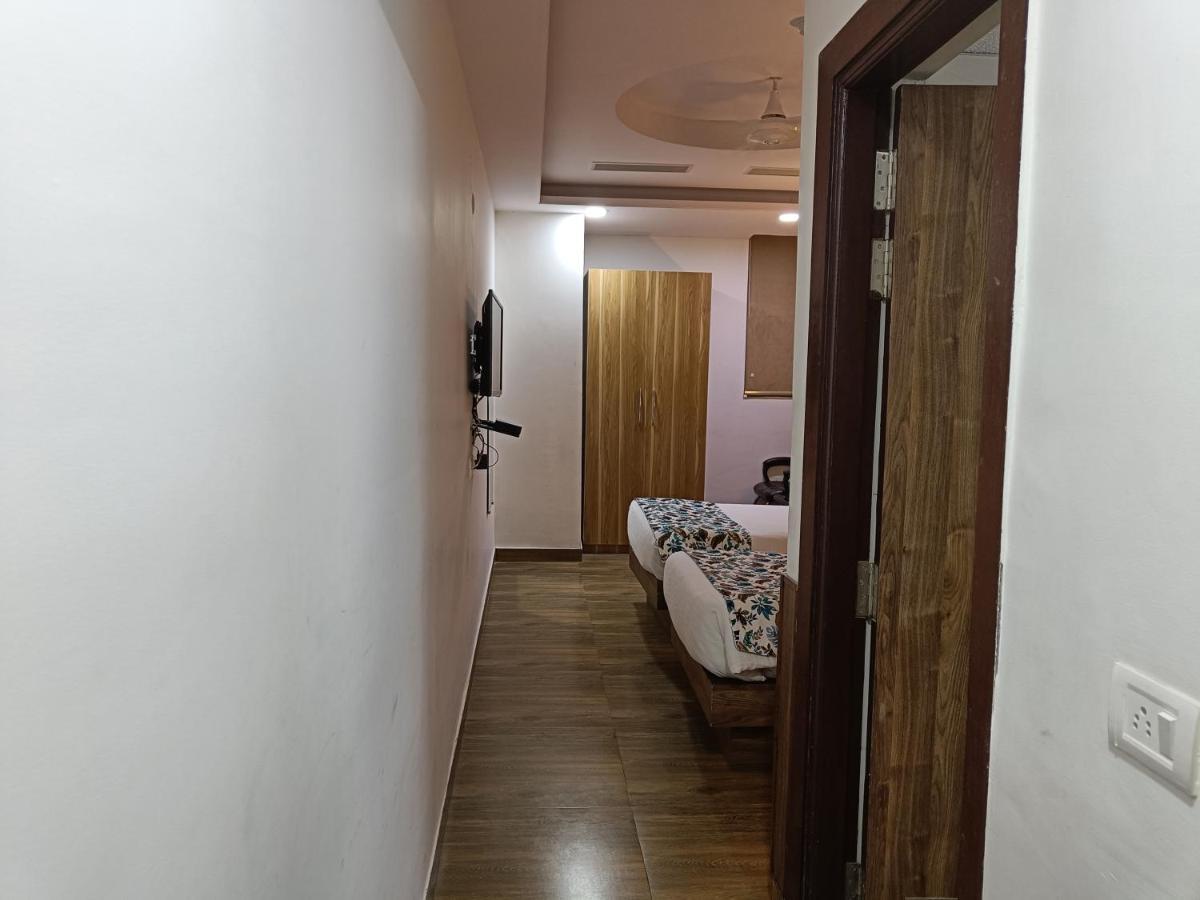 The Dwelling Paradise Hotel Greater Noida Luaran gambar