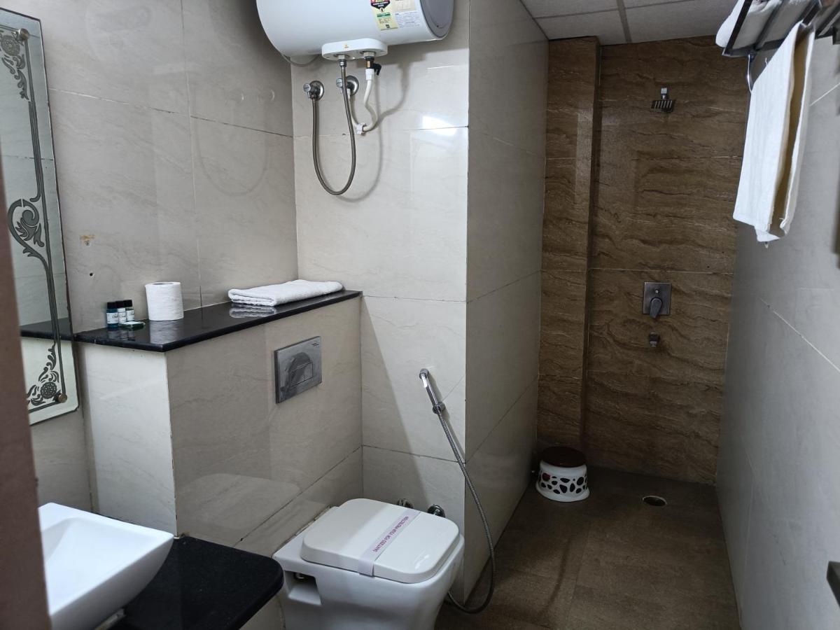 The Dwelling Paradise Hotel Greater Noida Luaran gambar