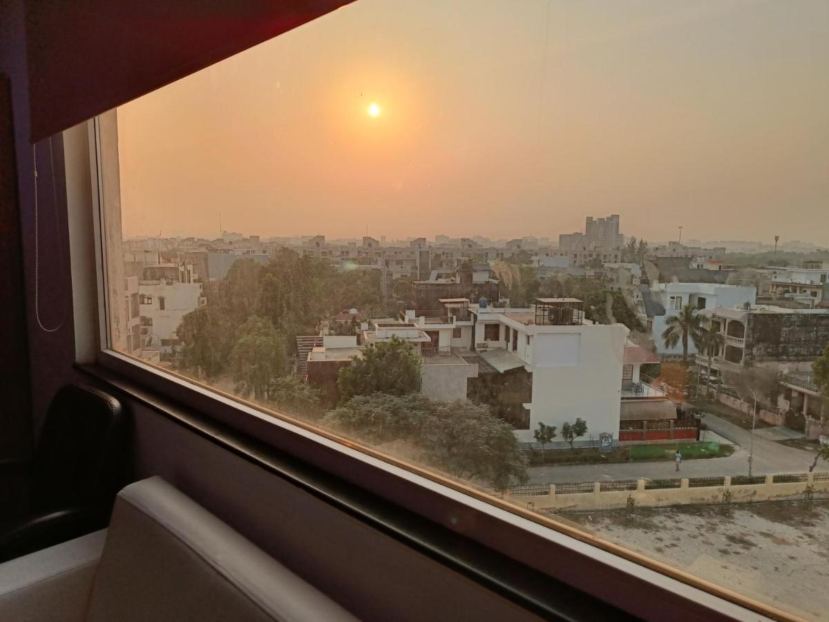 The Dwelling Paradise Hotel Greater Noida Luaran gambar