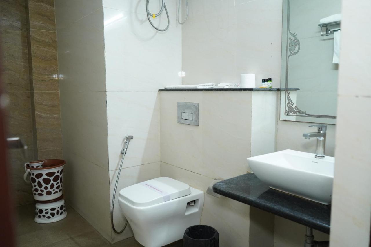 The Dwelling Paradise Hotel Greater Noida Luaran gambar