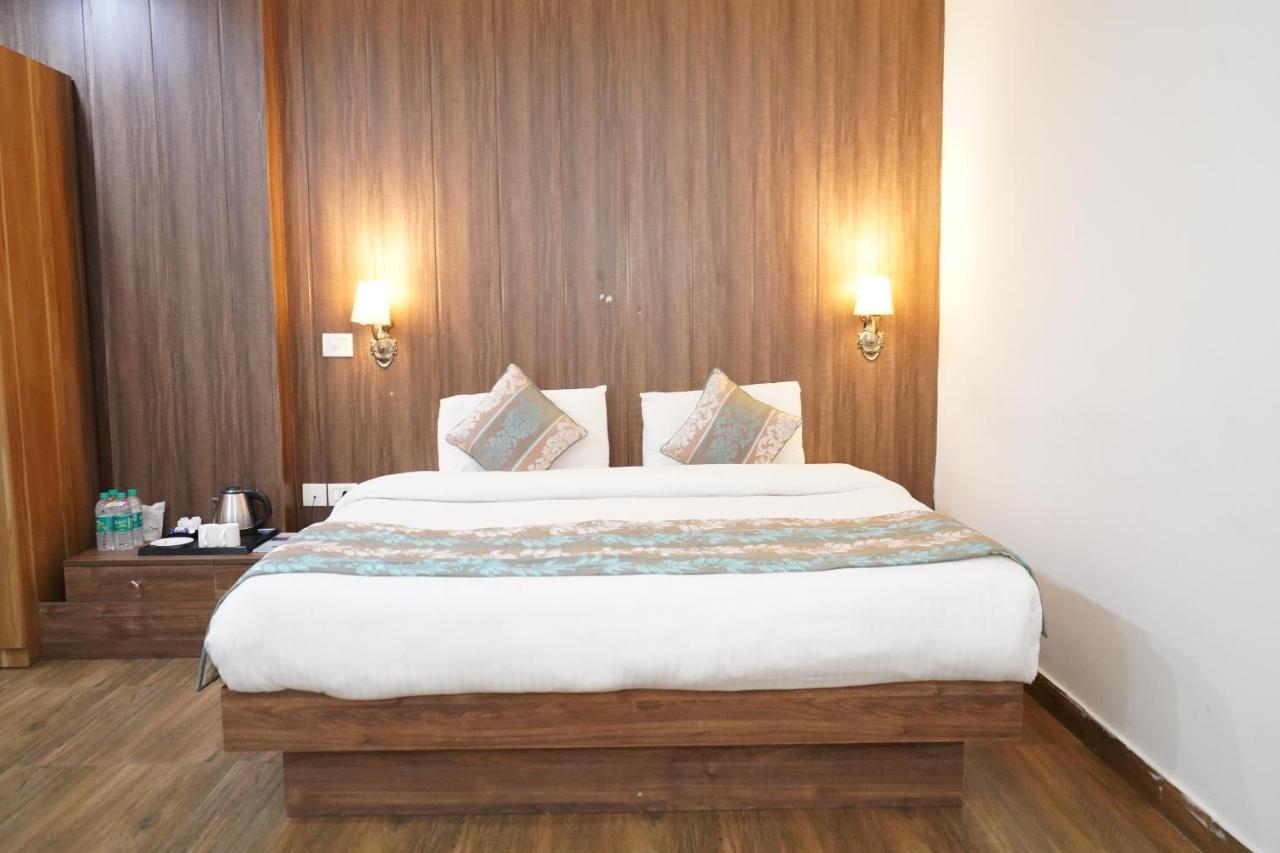 The Dwelling Paradise Hotel Greater Noida Luaran gambar