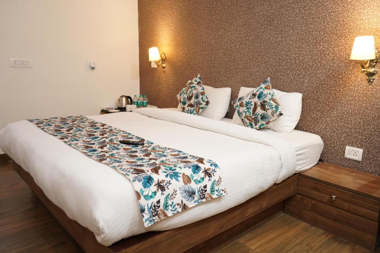The Dwelling Paradise Hotel Greater Noida Luaran gambar